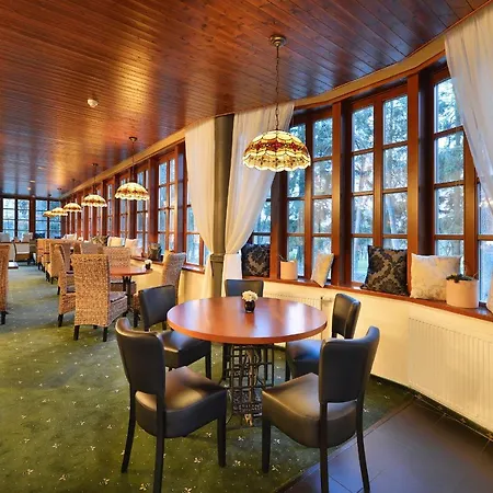 Отель Wellness Golf Hotel Morris