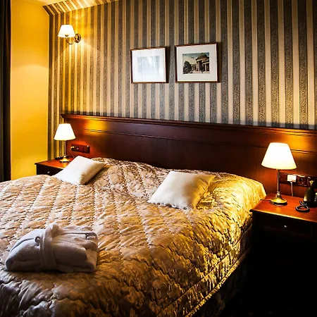 Отель Wellness Golf Hotel Morris