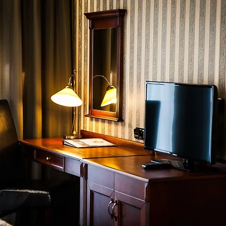 Отель Wellness Golf Hotel Morris